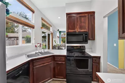 24615 Roberts Drive, Black Diamond, WA 98010 - Photo 5