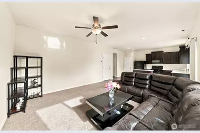 18951 112th Avenue Ct, Puyallup, WA 98375 - Photo 9