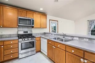 3917 Copper Pond Pl, Anacortes, WA 98221 - Photo 11