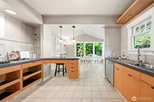 1731 Lake Washington Blvd S, Seattle, WA 98144 - Photo 11