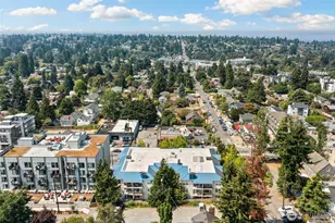 9750 Greenwood Ave N, Seattle, WA 98103 - Photo 19