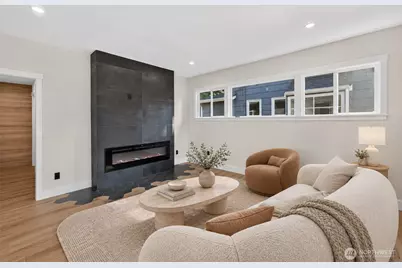 5520 Brooklyn Avenue NE, Seattle, WA 98105 - Photo 9