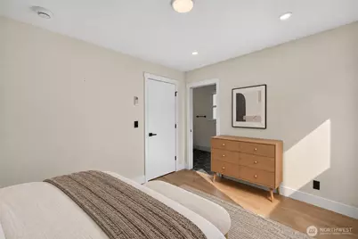 5520 Brooklyn Avenue NE, Seattle, WA 98105 - Photo 13