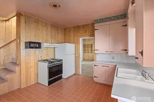 19008 Soundview Dr NW, Stanwood, WA 98292 - Photo 11