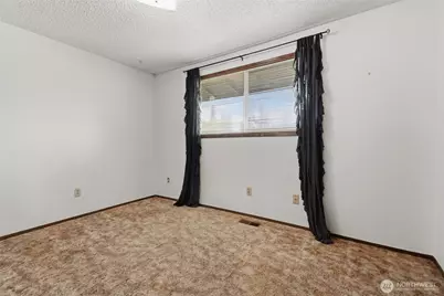 903 195th St Ct E, Spanaway, WA 98387 - Photo 19