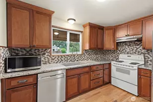 903 195th St Ct E, Spanaway, WA 98387 - Photo 7