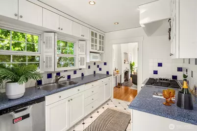 2611 24th Avenue E, Seattle, WA 98112 - Photo 13