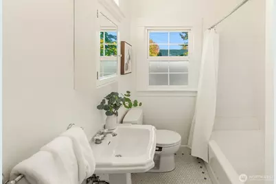 2611 24th Avenue E, Seattle, WA 98112 - Photo 17