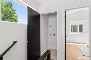 10706 Linden Ave N, Seattle, WA 98133 - Photo 19