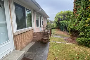 702 N 117th St, Seattle, WA 98133 - Photo 11