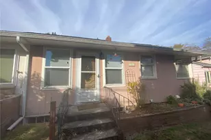 702 N 117th St, Seattle, WA 98133 - Photo 1