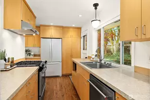 4233 NE 88th St, Seattle, WA 98115 - Photo 7