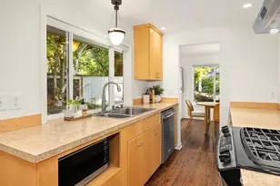 4233 NE 88th St, Seattle, WA 98115 - Photo 9