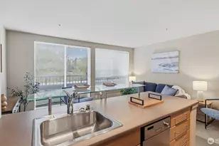 1420 E Pine St, Seattle, WA 98122 - Photo 5
