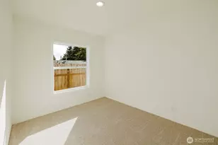 2050 1st Ave W, Bremerton, WA 98312 - Photo 23