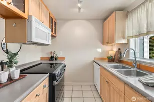14124 NE 181st Pl, Woodinville, WA 98072 - Photo 17