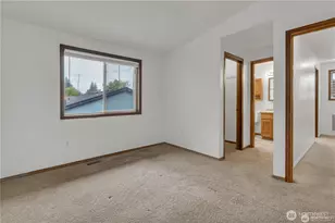 8402 E Sherwood St, Tacoma, WA 98445 - Photo 13