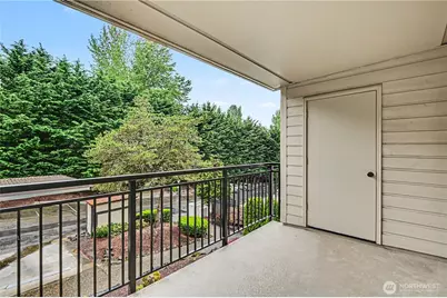13616 NE 7th Street #E3, Bellevue, WA 98005 - Photo 27