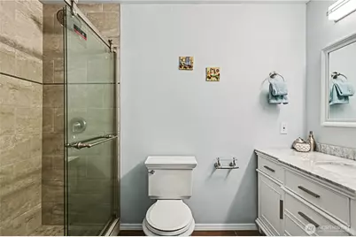 13616 NE 7th Street #E3, Bellevue, WA 98005 - Photo 25