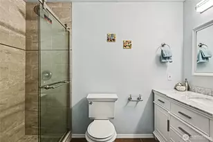 13616 NE 7th St, Bellevue, WA 98005 - Photo 25