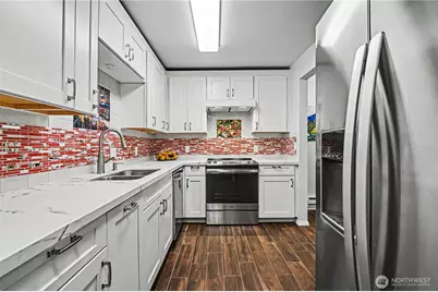 13616 NE 7th Street #E3, Bellevue, WA 98005 - Photo 9