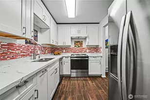 13616 NE 7th St, Bellevue, WA 98005 - Photo 9