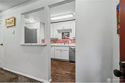 13616 NE 7th Street #E3, Bellevue, WA 98005 - Photo 11