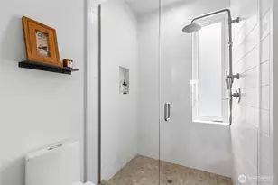 637 13th Ave E, Seattle, WA 98102 - Photo 29