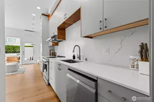 637 13th Ave E, Seattle, WA 98102 - Photo 15