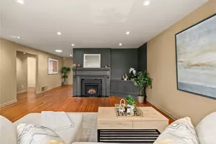 10501 39th Ave SW, Seattle, WA 98146 - Photo 9