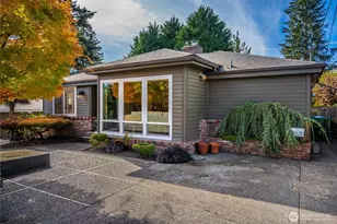 10501 39th Ave SW, Seattle, WA 98146 - Photo 3