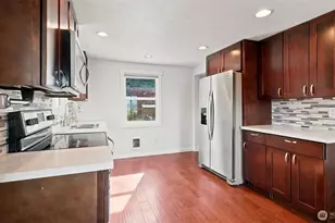 470 Grandey Way NE, Renton, WA 98056 - Photo 7
