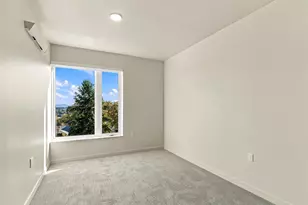 6109 Phinney Ave N, Seattle, WA 98103 - Photo 11