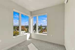 6109 Phinney Ave N, Seattle, WA 98103 - Photo 9
