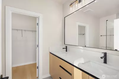 3842 Linden Avenue N, Seattle, WA 98103 - Photo 11
