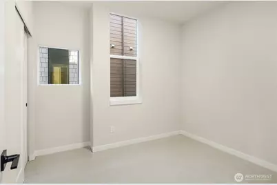 3842 Linden Avenue N, Seattle, WA 98103 - Photo 15