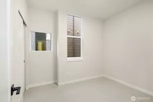 3842 Linden Ave N, Seattle, WA 98103 - Photo 15