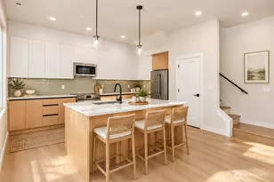 3842 Linden Ave N, Seattle, WA 98103 - Photo 3