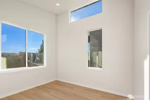 3842 Linden Ave N, Seattle, WA 98103 - Photo 13