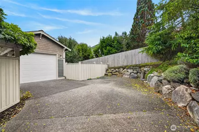 2211 19th Street, Anacortes, WA 98221 - Photo 3