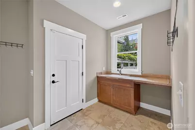 2211 19th Street, Anacortes, WA 98221 - Photo 27