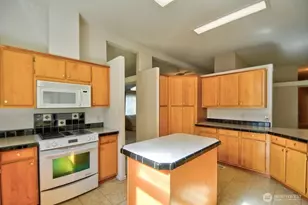 15912 Agate St SE, Yelm, WA 98597 - Photo 9