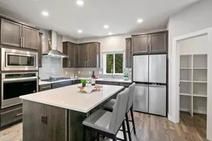 309 207th Pl SE, Bothell, WA 98012 - Photo 9