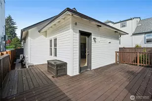 9244 Dayton Ave N, Seattle, WA 98103 - Photo 23