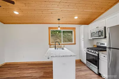 1836 Hazel Dell Road, Castle Rock, WA 98611 - Photo 13