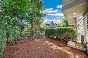 1512 Taylor Ave N, Seattle, WA 98109 - Photo 25
