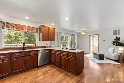 7680 Beacon Place NE, Bremerton, WA 98311 - Photo 11