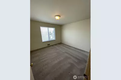 3208 Rockefeller Avenue #B/D, Everett, WA 98201 - Photo 5