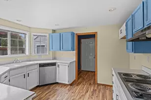 8801 27th Street W, University Place, WA 98466 - Photo 11