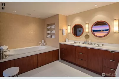 415 Shoreland Drive SE, Bellevue, WA 98004 - Photo 23